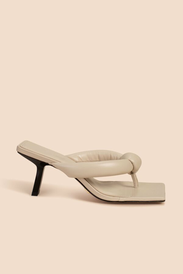 Vicenza Calcados Burgos Thong Heel / Off White