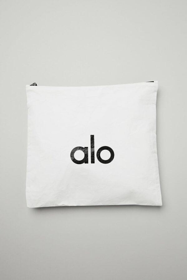 Alo Yoga | Keep It Dry Fitness Zip Pouch Bag in White