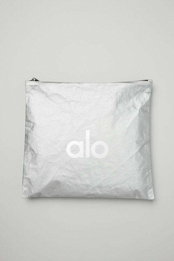 Alo Yoga | Keep It Dry Fitness Zip Pouch Bag in Silver Foil Grey