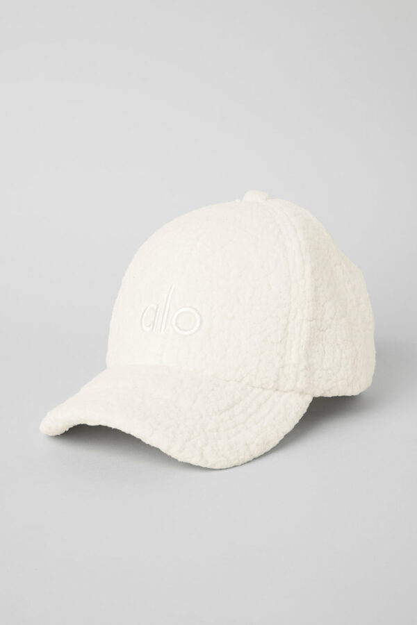 Alo Yoga | Micro Sherpa Off-Duty Cap in Ivory White