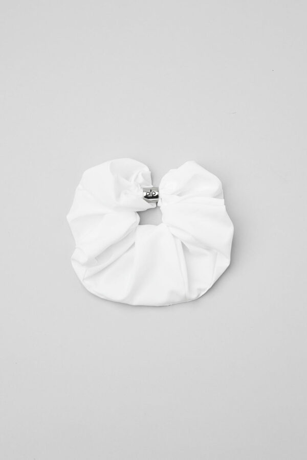 Alo Yoga | Bead It Oversized Scrunchie in White