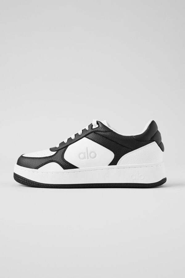 Alo Yoga | Alo Recovery Mode Sneaker in Black/White