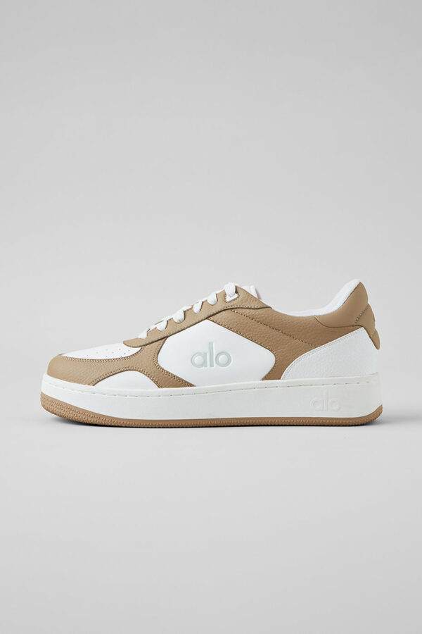 Alo Yoga | Alo Recovery Mode Sneaker in Gravel/White Beige