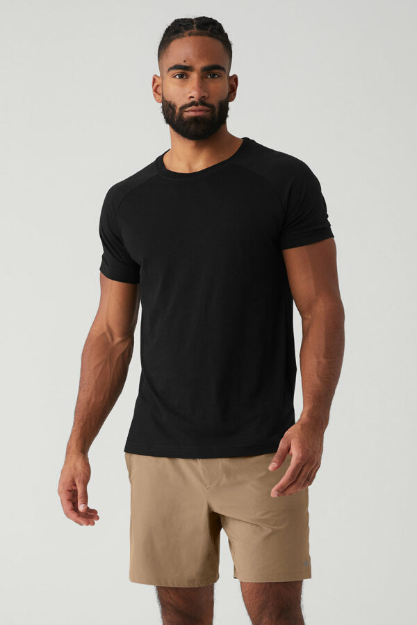 Alo Yoga | The Triumph Crew Neck T-Shirt in Black