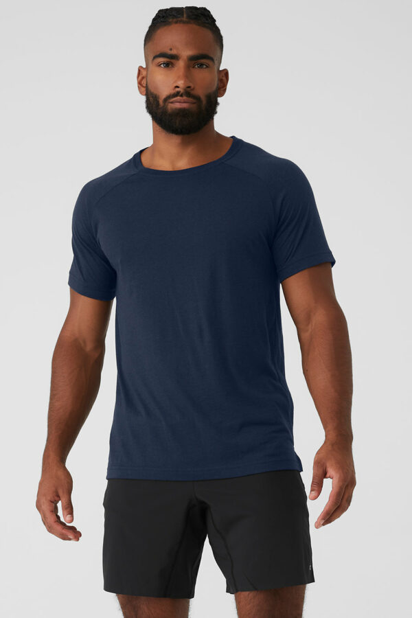 Alo Yoga | The Triumph Crew Neck T-Shirt in Navy Blue