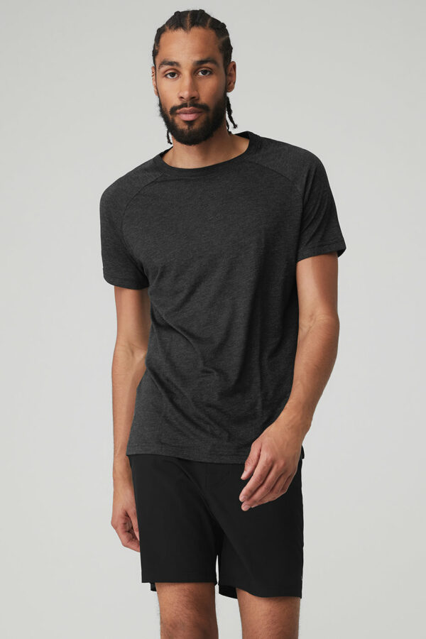 Alo Yoga | The Triumph Crew Neck T-Shirt in Black Heather