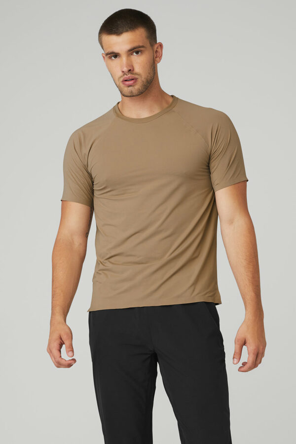 Alo Yoga | Idol Performance T-Shirt in Gravel Beige