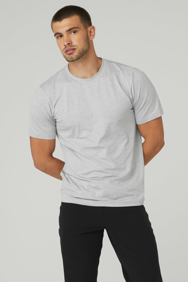 Alo Yoga | Conquer Reform Crewneck Short Sleeve Top in Athletic Heather Grey