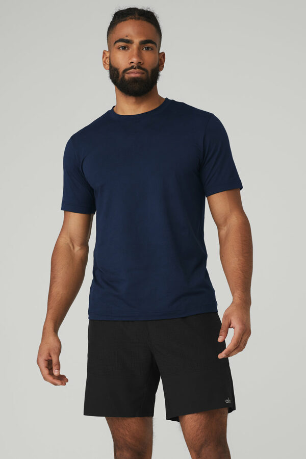 Alo Yoga | Conquer Reform Crewneck Short Sleeve Top in Navy Blue