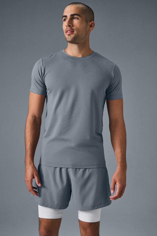 Alo Yoga | Conquer Reform Crewneck Short Sleeve Top in Steel Grey