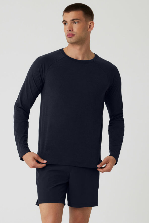 Alo Yoga | Triumph Long Sleeve T-Shirt in Navy Blue