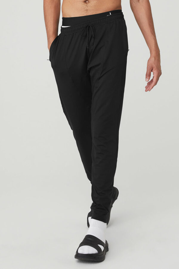 Alo Yoga | Conquer Revitalize Pants in Black