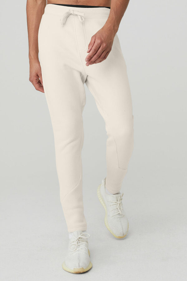 Alo Yoga | The Triumph Sweatpant in Bone Beige