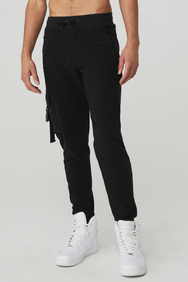 Alo Yoga | Streetside Sweatpant in Black