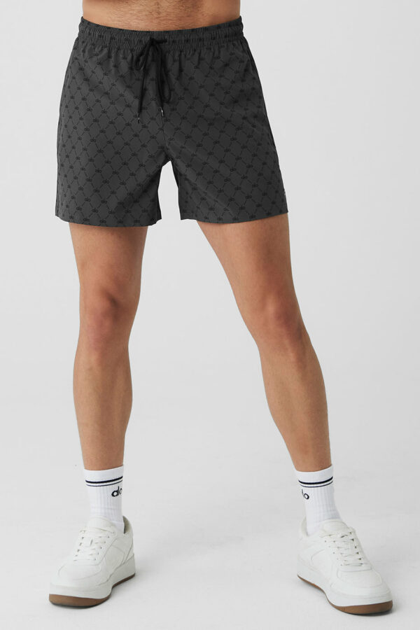 Alo Yoga | 7'' Diamond Circuit Short in Anthracite Grey