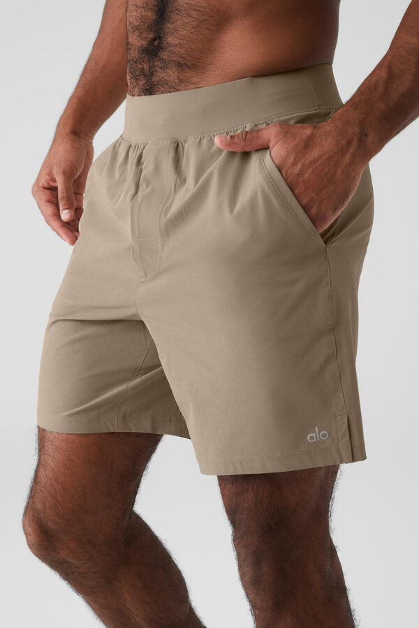 Alo Yoga | 7'' Repetition Short in Gravel Beige