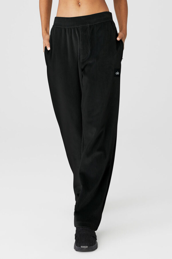 Alo Yoga | Velour Baller Pants in Black