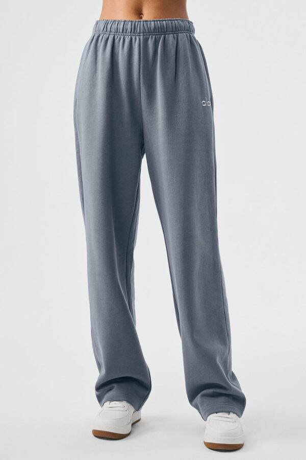 Alo Yoga | Accolade Straight Leg Sweatpant in Steel Grey