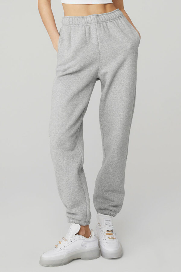 Alo Yoga | Accolade Sweatpant in Athletic Heather Grey