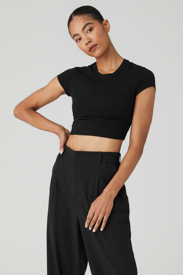 Alo Yoga | Alosoft Crop Finesse Short Sleeve Top in Black