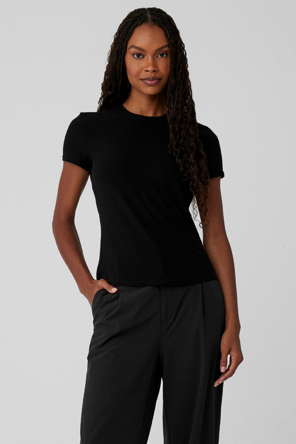 Alo Yoga | Ribbed Sea Coast T-Shirt in Black