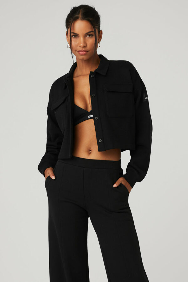 Alo Yoga | Renown Cropped Button-Up Pullover Top in Black