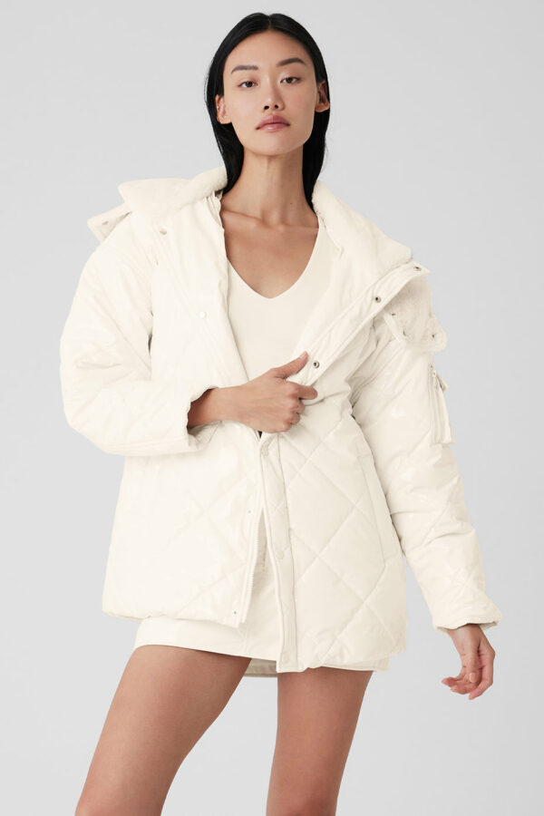 Alo Yoga | Snomoto Puffer Jacket in Ivory White