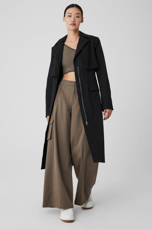 Alo Yoga | Formation Trench Coat in Black