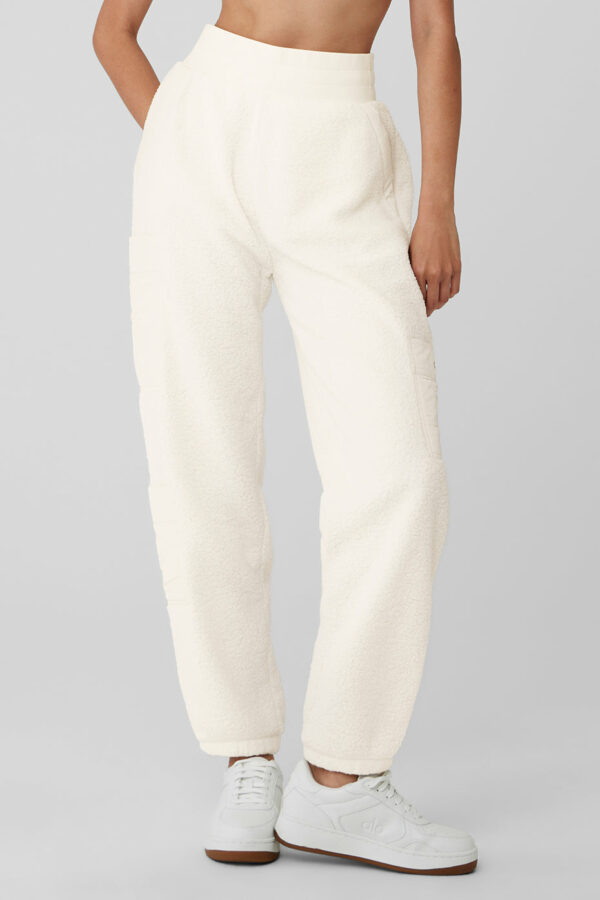 Alo Yoga | Micro Sherpa High-Waist Solstice Sweatpant in Ivory White