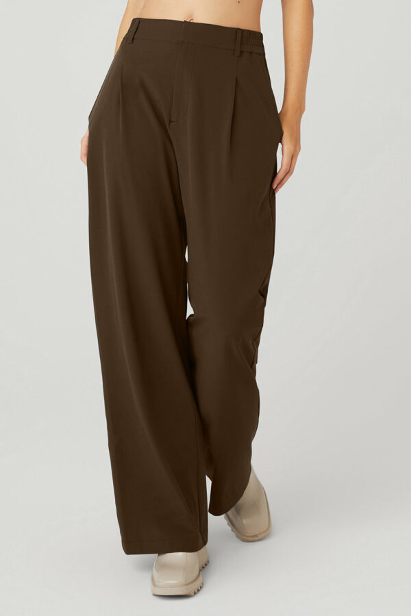 Alo Yoga | High-Waist Pursuit Trouser in Espresso Brown