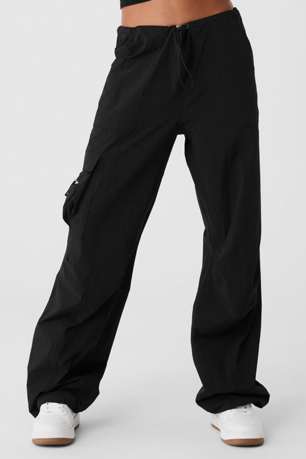 Alo Yoga | Megastar Cargo Pants in Black