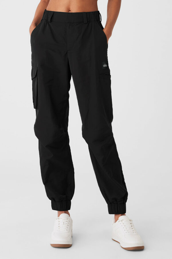 Alo Yoga | High-Waist Break Line Jogger Pants in Black