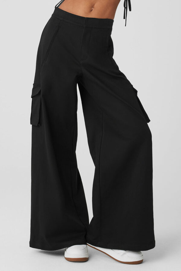 Alo Yoga | Wide Leg Cargo Show Off Trouser in Black