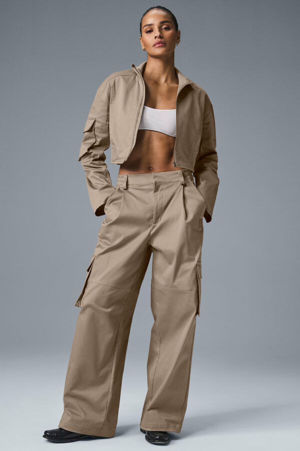 Alo Yoga | High-Waist Night Out Cargo Trouser in Gravel Beige