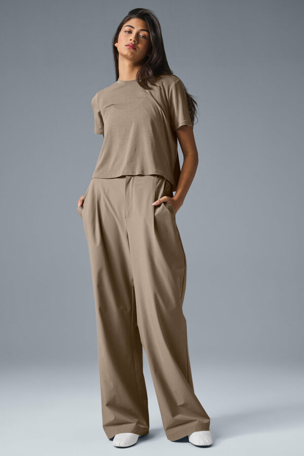 Alo Yoga | High-Waist Pursuit Trouser (Regular) in Gravel Beige