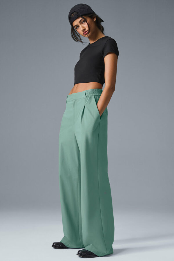 Alo Yoga | High-Waist Pursuit Trouser (Regular) in Botanical Green