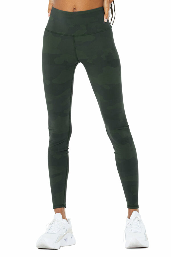 Alo Yoga | High-Waist Camo Vapor Legging in Hunter Camouflage Green