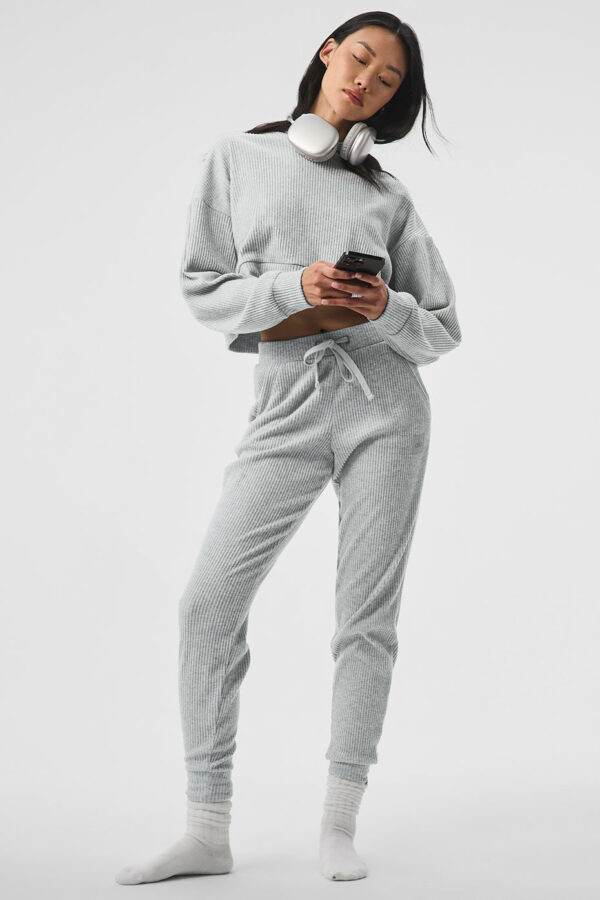 Alo Yoga | Muse Sweatpant in Athletic Heather Grey