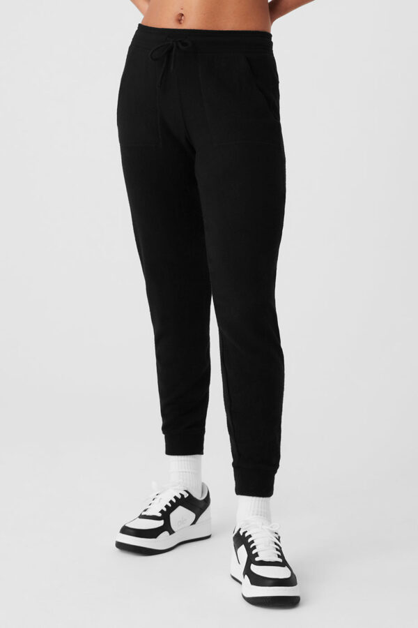 Alo Yoga | Soho Sweatpant in Black