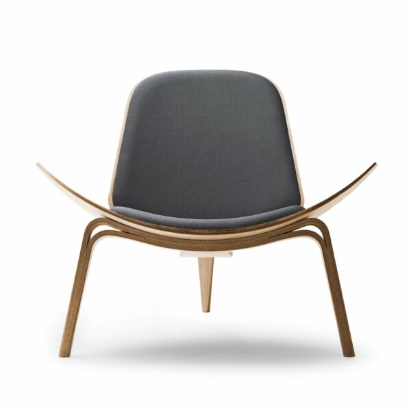 Carl Hansen & Son | CH07 Shell Chair - Kvadrat Fiord 171 Fabric