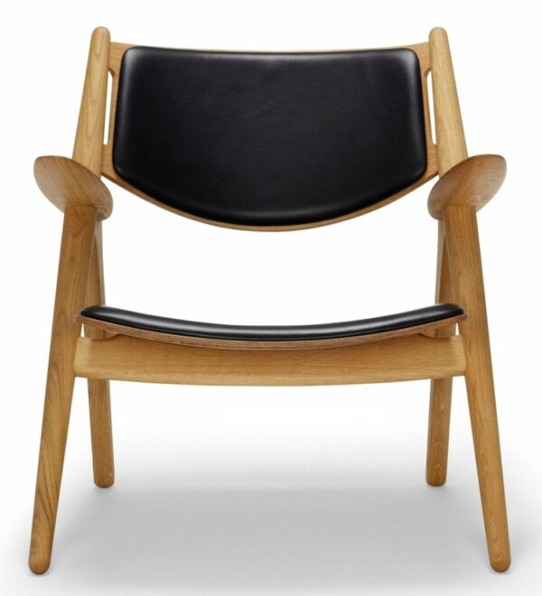 Carl Hansen & Son | CH28P Lounge Chair - Lacquered Oak / Leather - Loke 7050