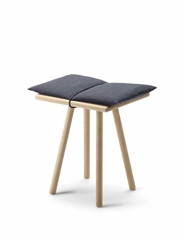 Skagerak by Fritz Hansen | Georg Stool - Black Painted Oak / Light Grey