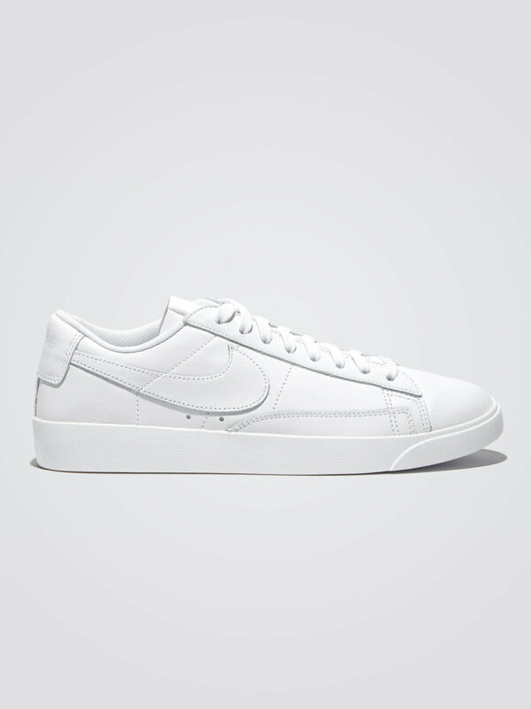 Nike Blazer Low Le Sneaker - White/White-White