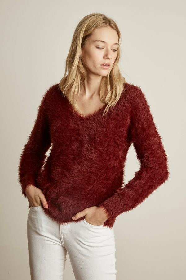 Velvet by Graham & Spencer | Riley Feathered Yarn V-Neck Sweater (M), Velvet by Graham & Spencer